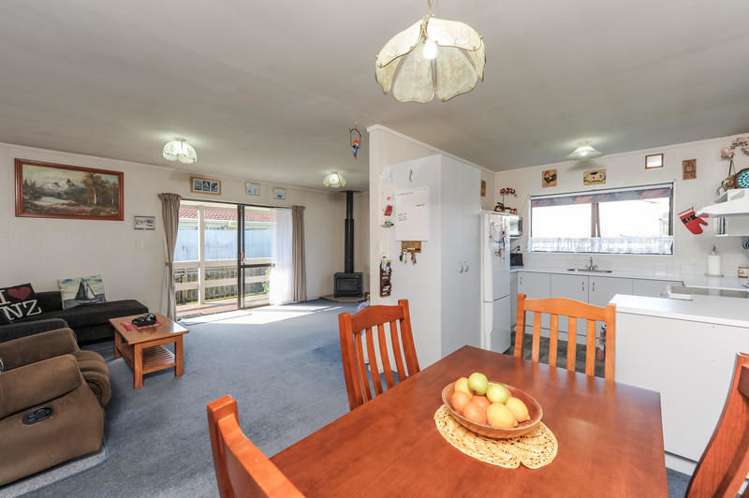 2/83 Glendale Road Glen Eden_1