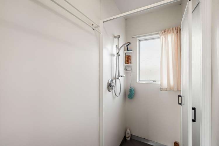 10 Bay Street Matua_16