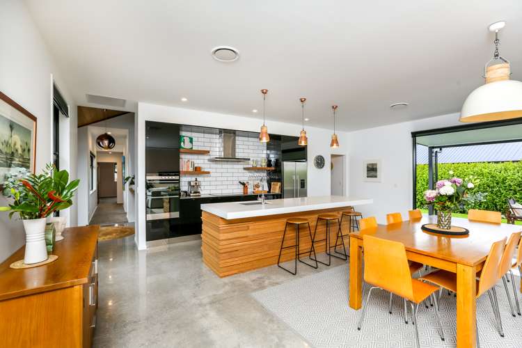 8a Sampson Avenue Waiwhakaiho_7