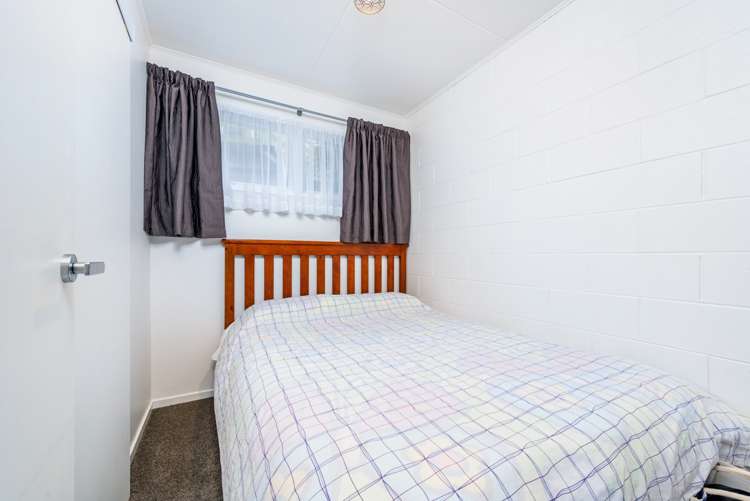 2/45 Cron Avenue Te Atatu South_11