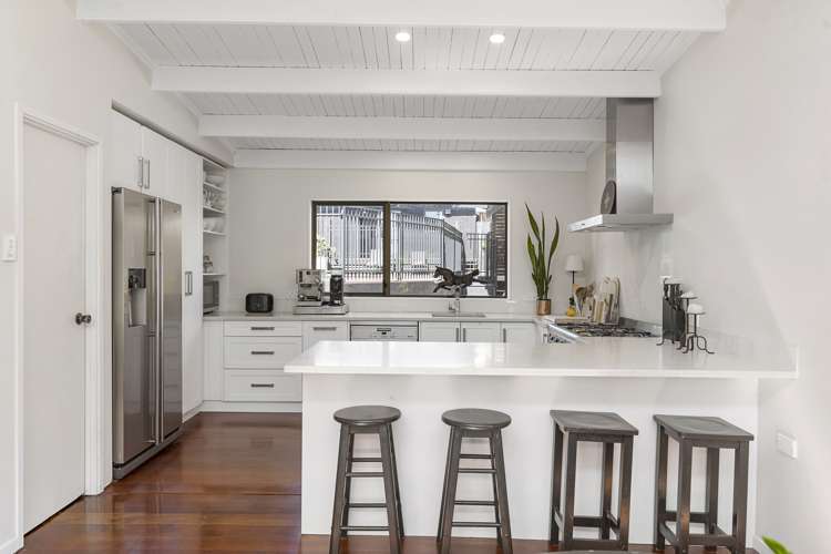 86 Godley Road Green Bay_10