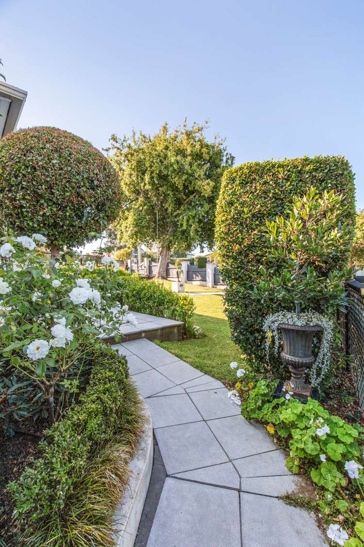 71 Beach Road Mellons Bay_32