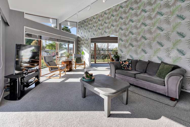 46 Carlton Crescent Kamo_11