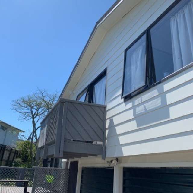 Spacious 3 Bedroom Family Home in Prime Glenfield Location