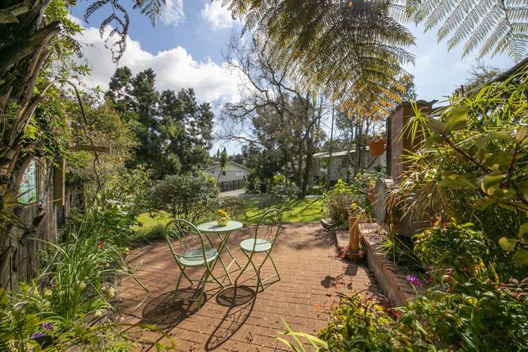 13a Scotstoun Place Glen Eden_16