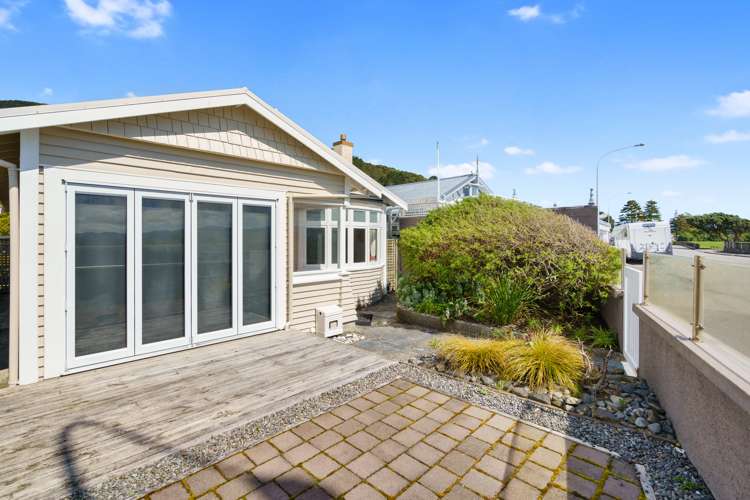 7 Marine Parade Eastbourne_17