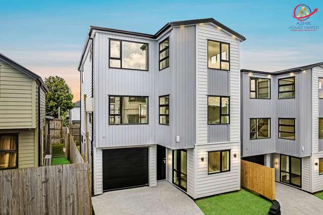 Grand Family Living with Upstairs Retreat