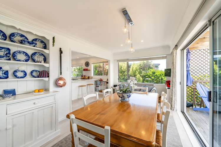 90 Dowse Drive Maungaraki_13