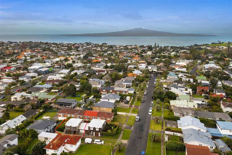 2/14 Aramoana Avenue Devonport_17