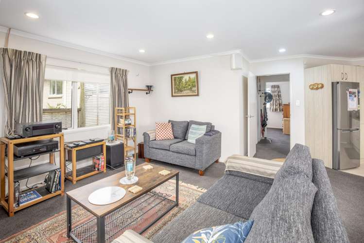 37/8 Village Place Tuakau_5