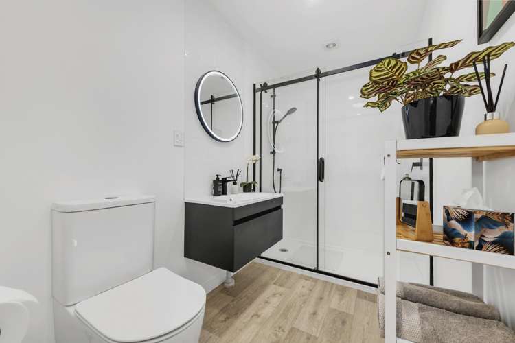 2/10 Pinewood Grove Botany Downs_20