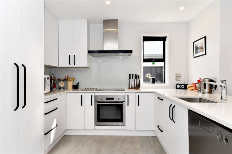 6 Faversham Lane Casebrook_10