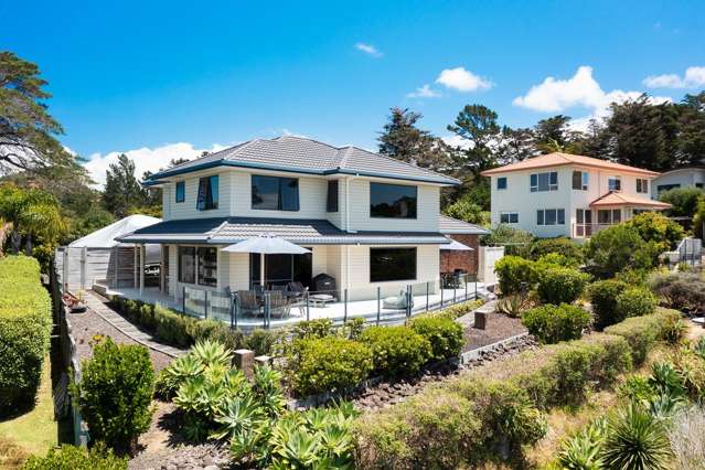 Beautiful Three Bedroom Home In Tutukaka