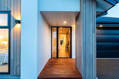 42 Frederick Busch Crescent_2
