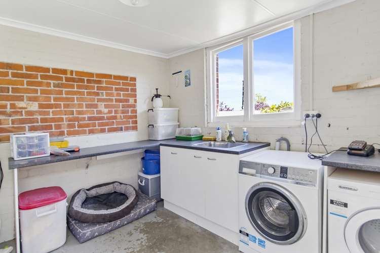 19 Hillview Crescent Highfield_17