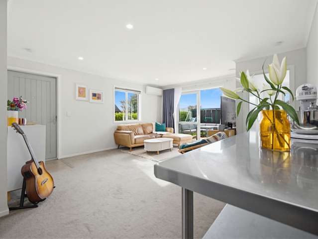1/39 Saxbys Road Glenview_2