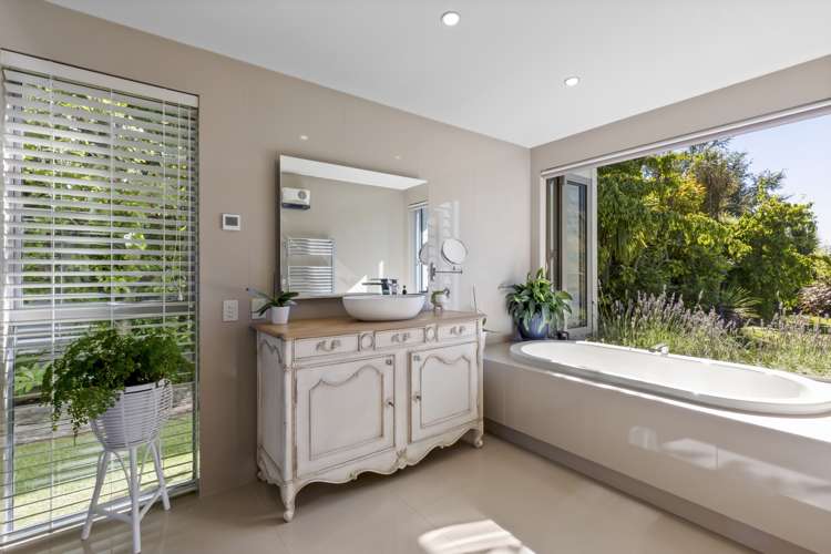 32 Amber Close Arthurs Point_17