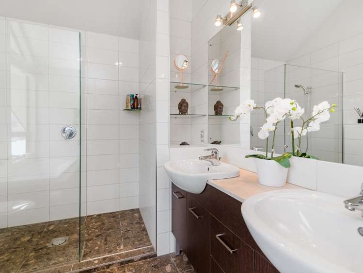 25 Whakamoenga Point Acacia Bay_19