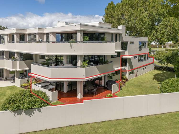 1/2 Sixth Avenue Avenues_6