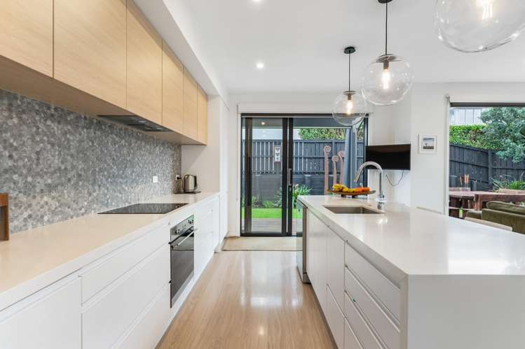 33A Silverton Avenue_5