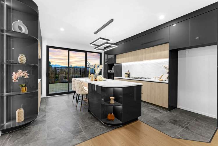 6 Bendridge Street Flat Bush_13