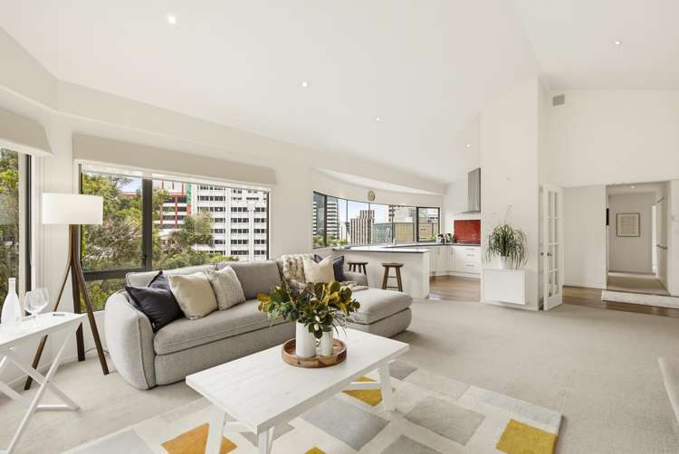 2/41 Aurora Terrace Kelburn_1