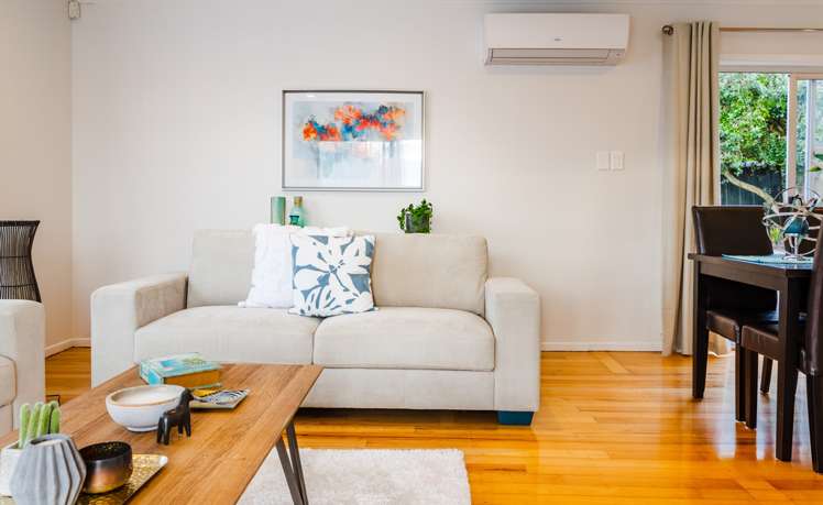 42 Commodore Drive Lynfield_11