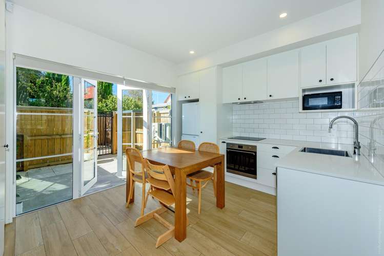 5/2 Albemarle Street Sydenham_2