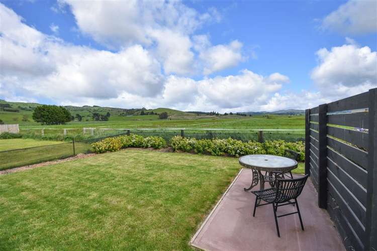 1247 Coast Road Karitane_16