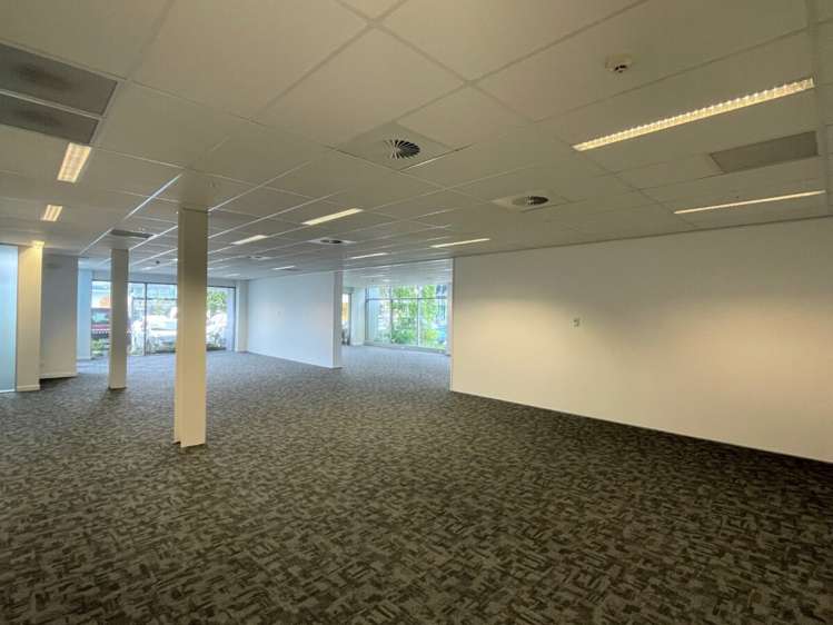 351 Lincoln Road Addington_8