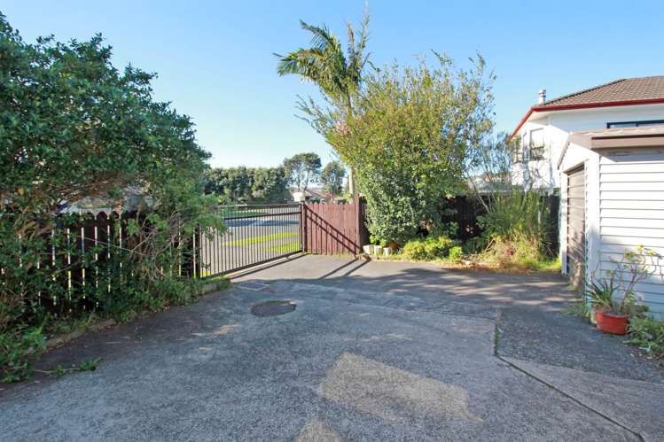 1/1 Thomas Road Flat Bush_8