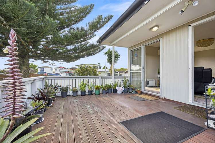 44 Sharland Avenue_3