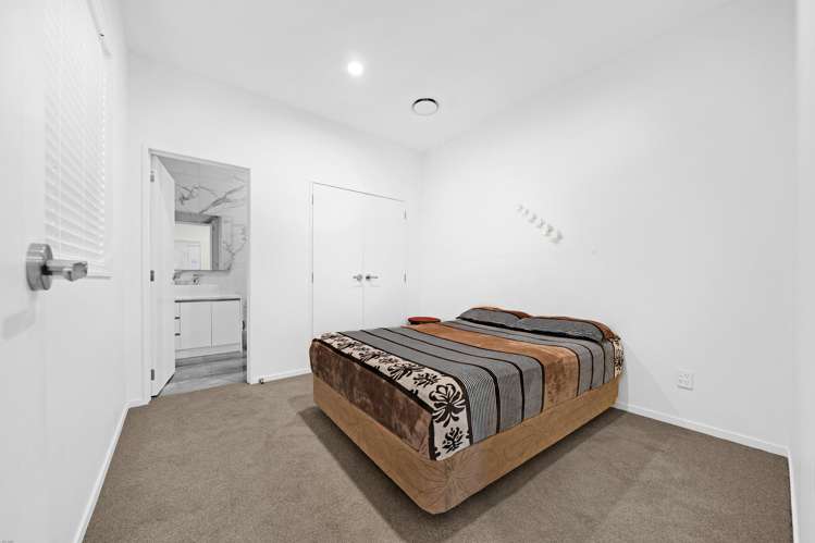 32 Matahae Drive Flat Bush_24