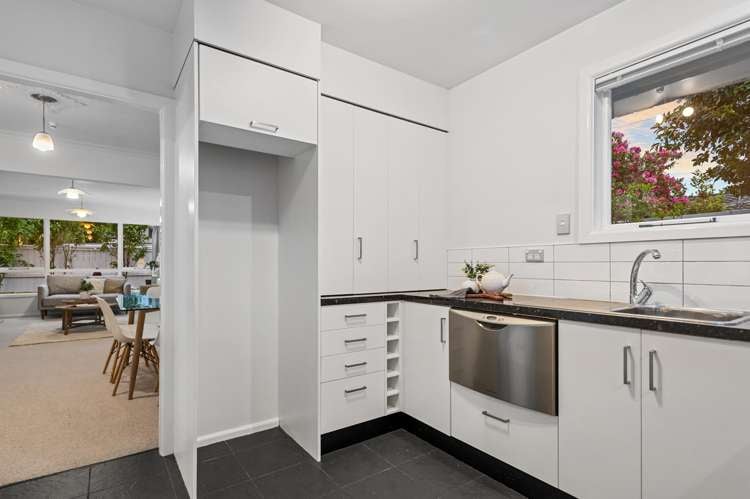 1/22 Stratford Street Merivale_5