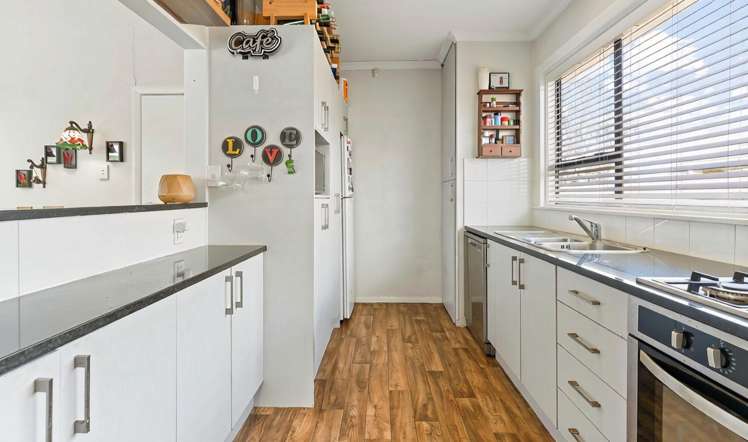 12C Rosier Road Glen Eden_2