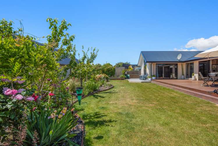 6 Spitfire Drive Burleigh_16