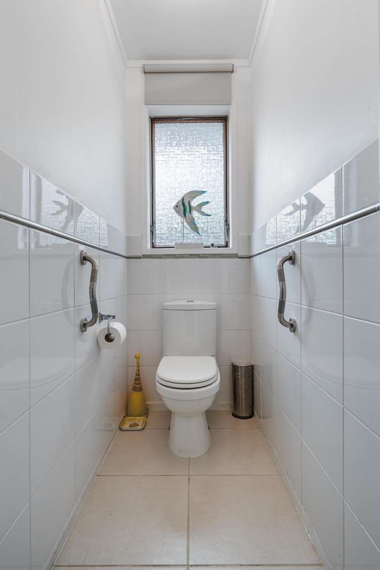 1 Sunny Bay Road Matua_8