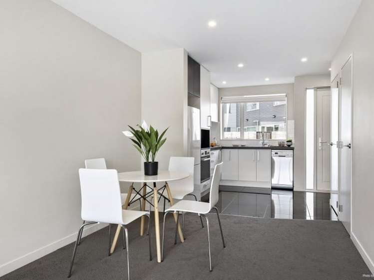 6/2 Stone Street Miramar_2