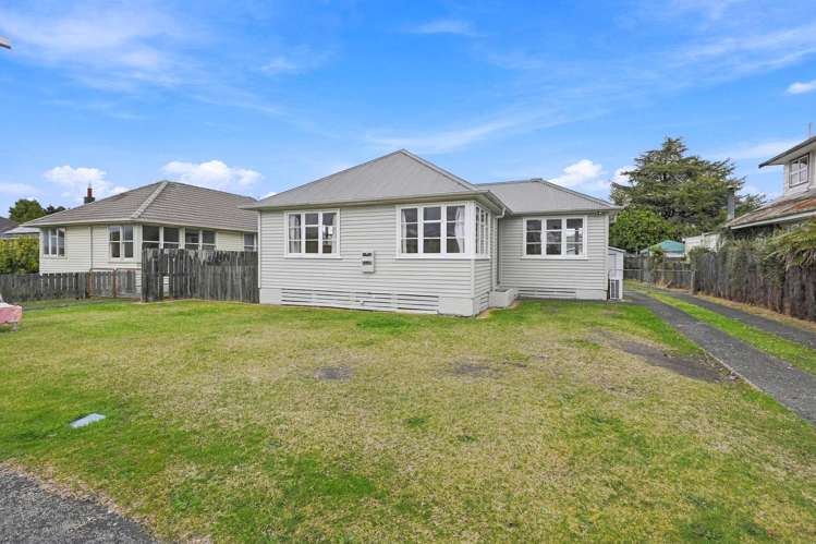 153 Ranolf Street Glenholme_10