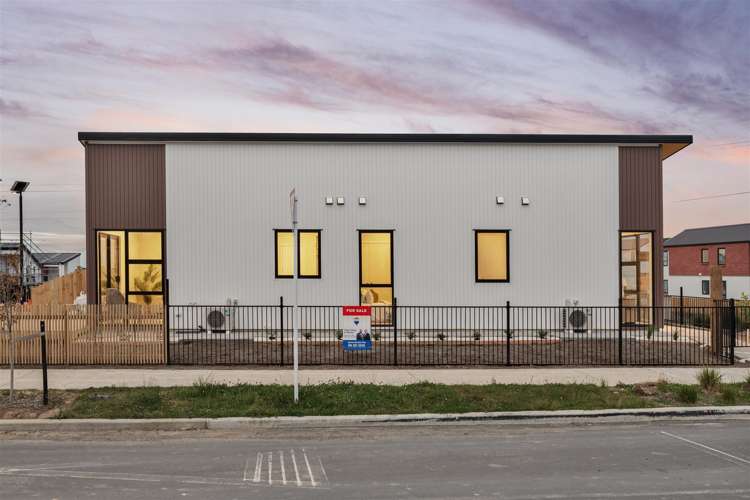 16 Taiororua Avenue Massey_22