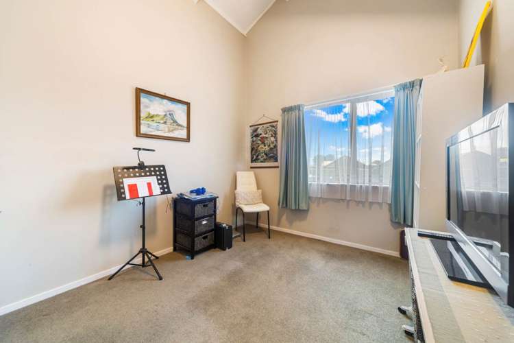 33 Botany Road Botany Downs_16