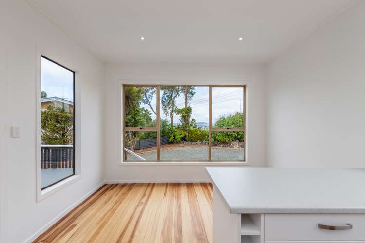 17 Piccadilly Circus Snells Beach_20