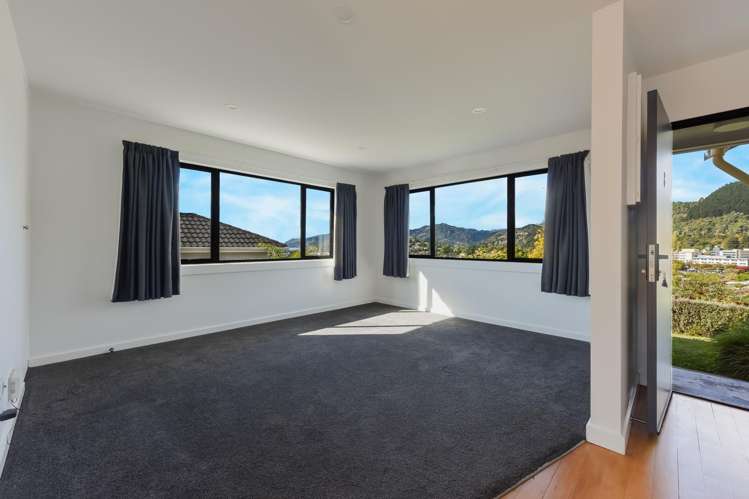 8 Jenner Road Toi Toi_13