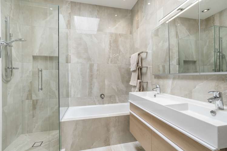 13b Summit Drive Mount Albert_12