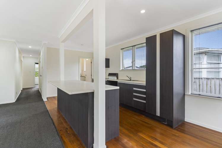 33 Mountain Road Mangere Bridge_10