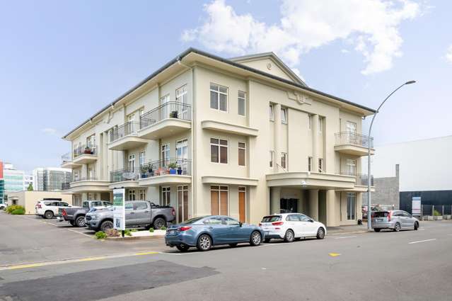 1A/11 London Street Hamilton Central_1