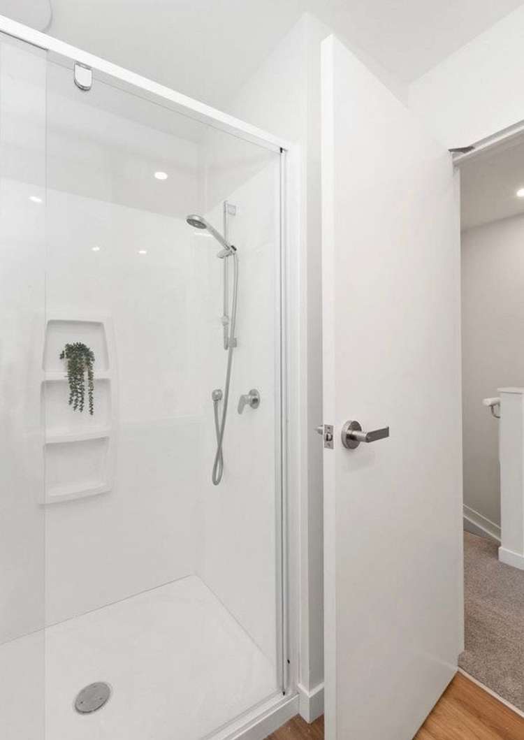 32B Coral Crescent Panmure_5