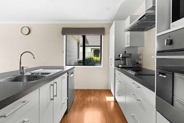 216 Frimley Oaks Frimley_4