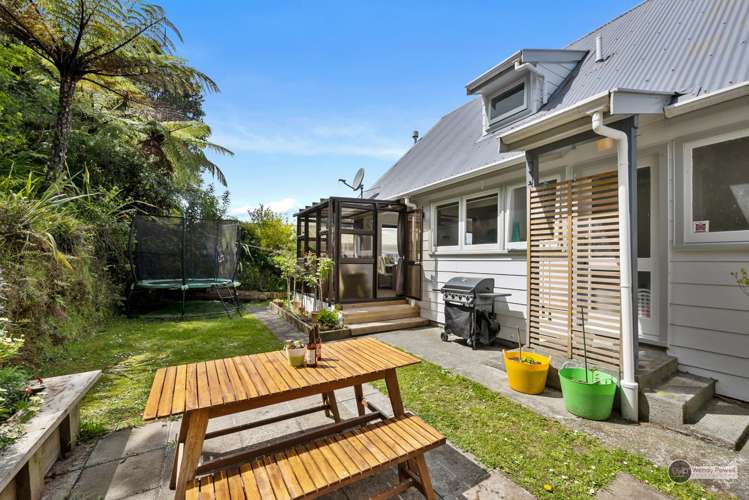 16 Gainsborough Grove Belmont_13