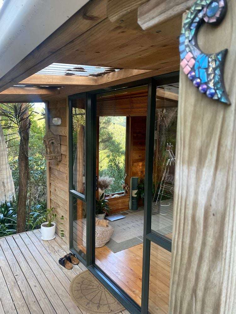 Kauri Cabin/128 Lone Kauri Road Karekare_17